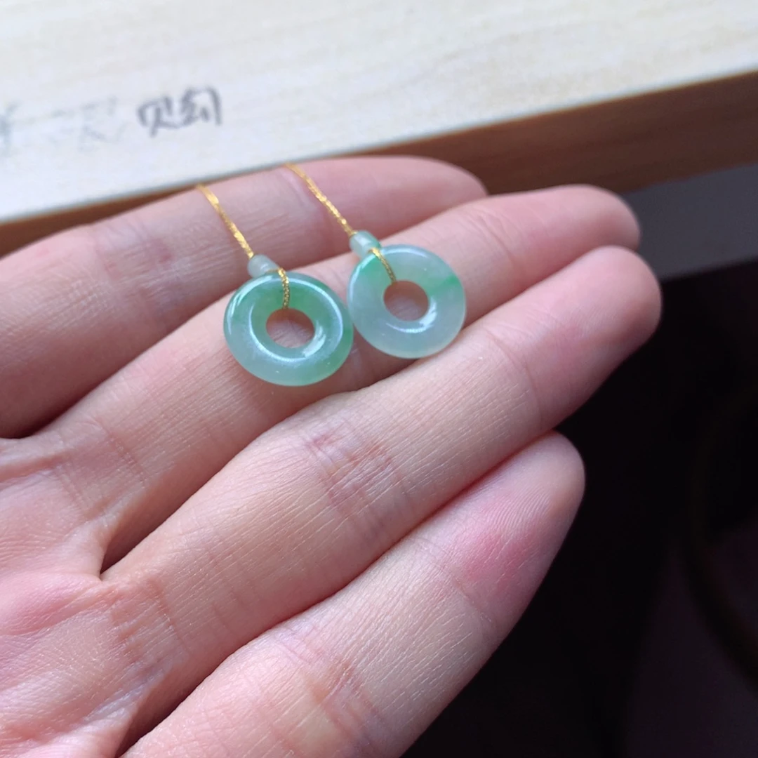 翡翠颈饰18K金镶嵌吊坠