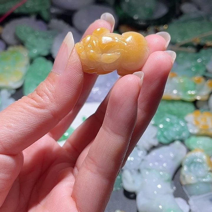 颈饰未镶嵌翡翠天