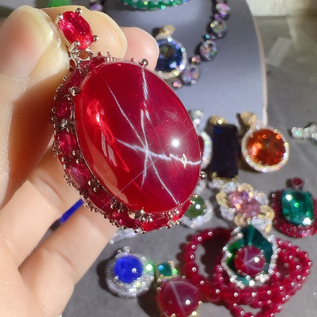 花岗石钨合金红色蓝色吊坠