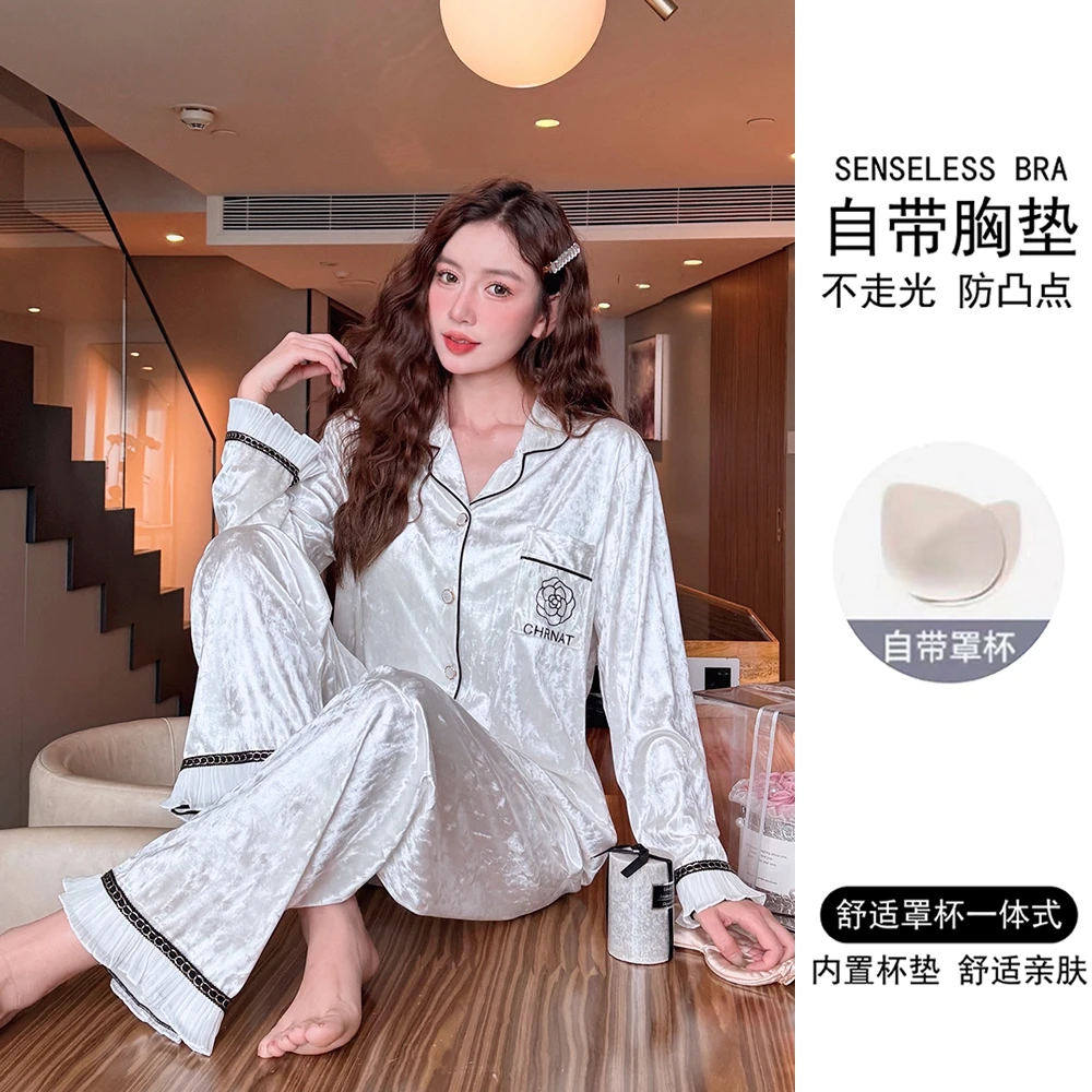 带胸垫2025年新款金丝绒睡衣女春秋季长袖可爱卡通秋冬家居服套装