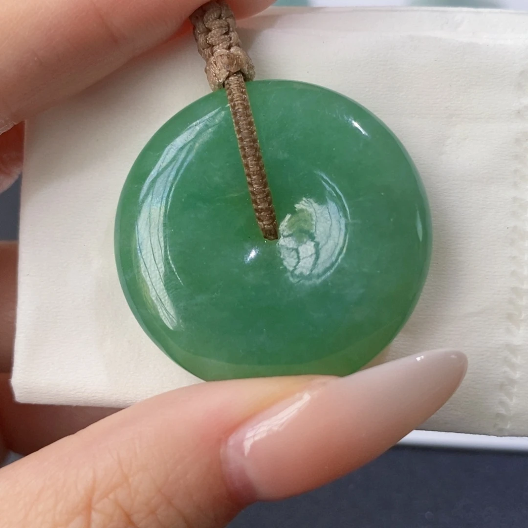 未镶嵌定制翡翠扣