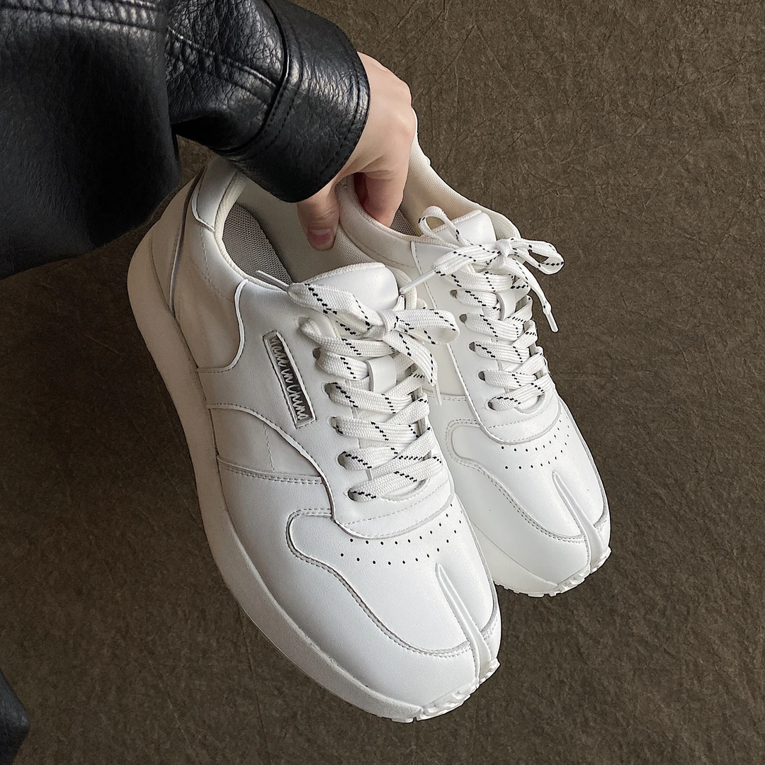 2025秋季新款厚底增高时尚小白鞋男女分趾猪蹄鞋运动情侣休闲鞋潮