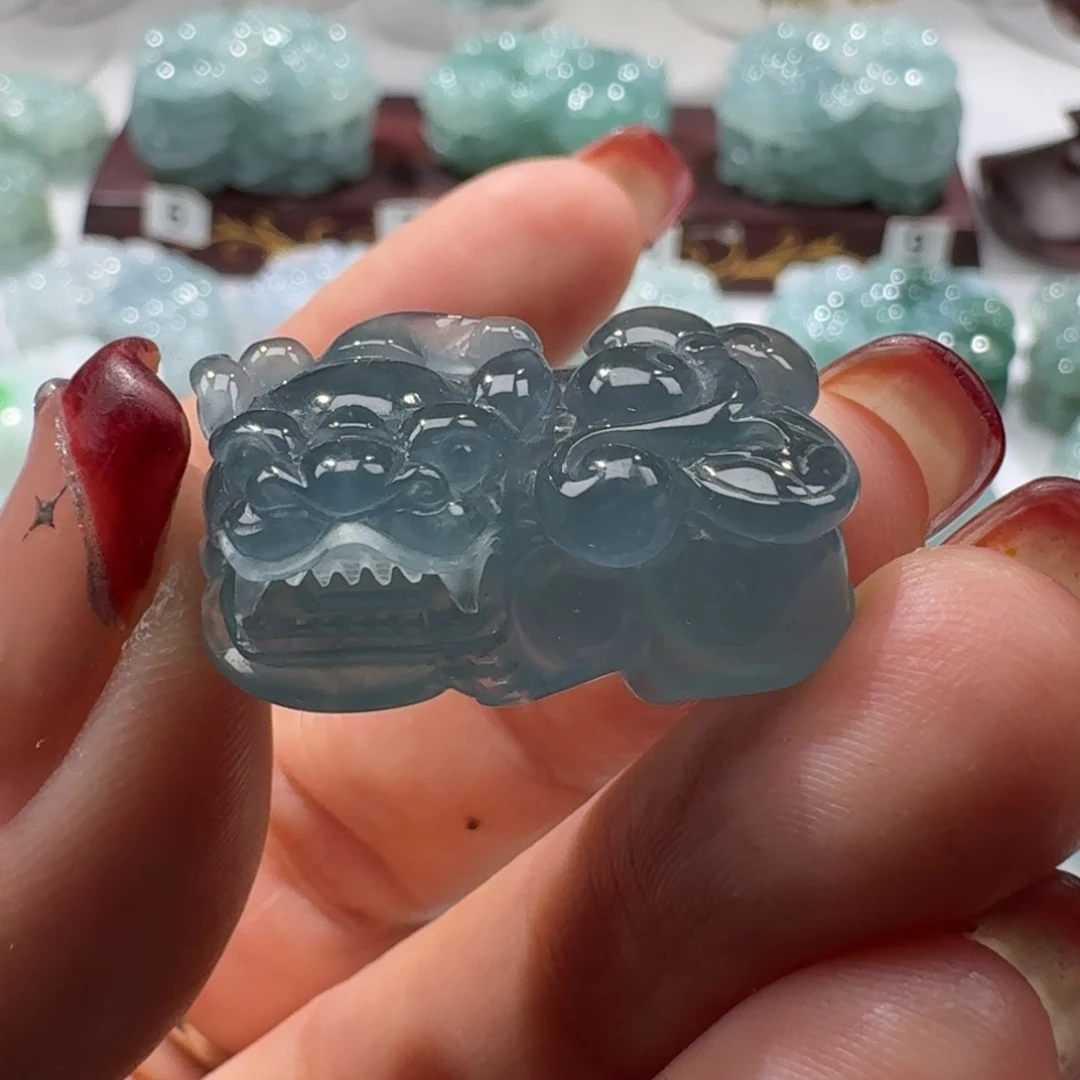 定制翡翠未镶嵌夏**咪貔貅