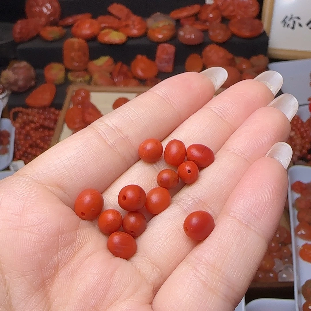 ****气南红玛瑙未镶嵌颈饰
