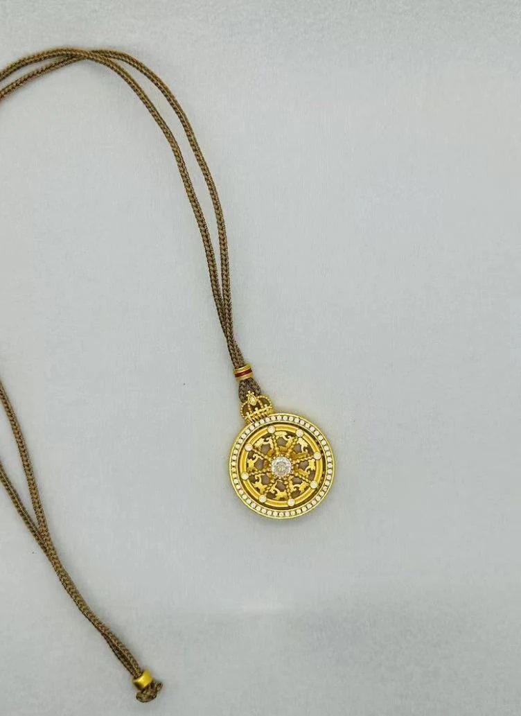 JS038   皇冠镶嵌吊坠