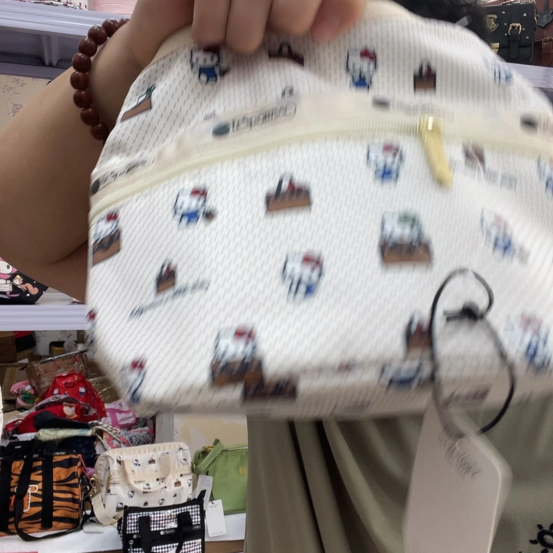 PU化妆包等各种产品的