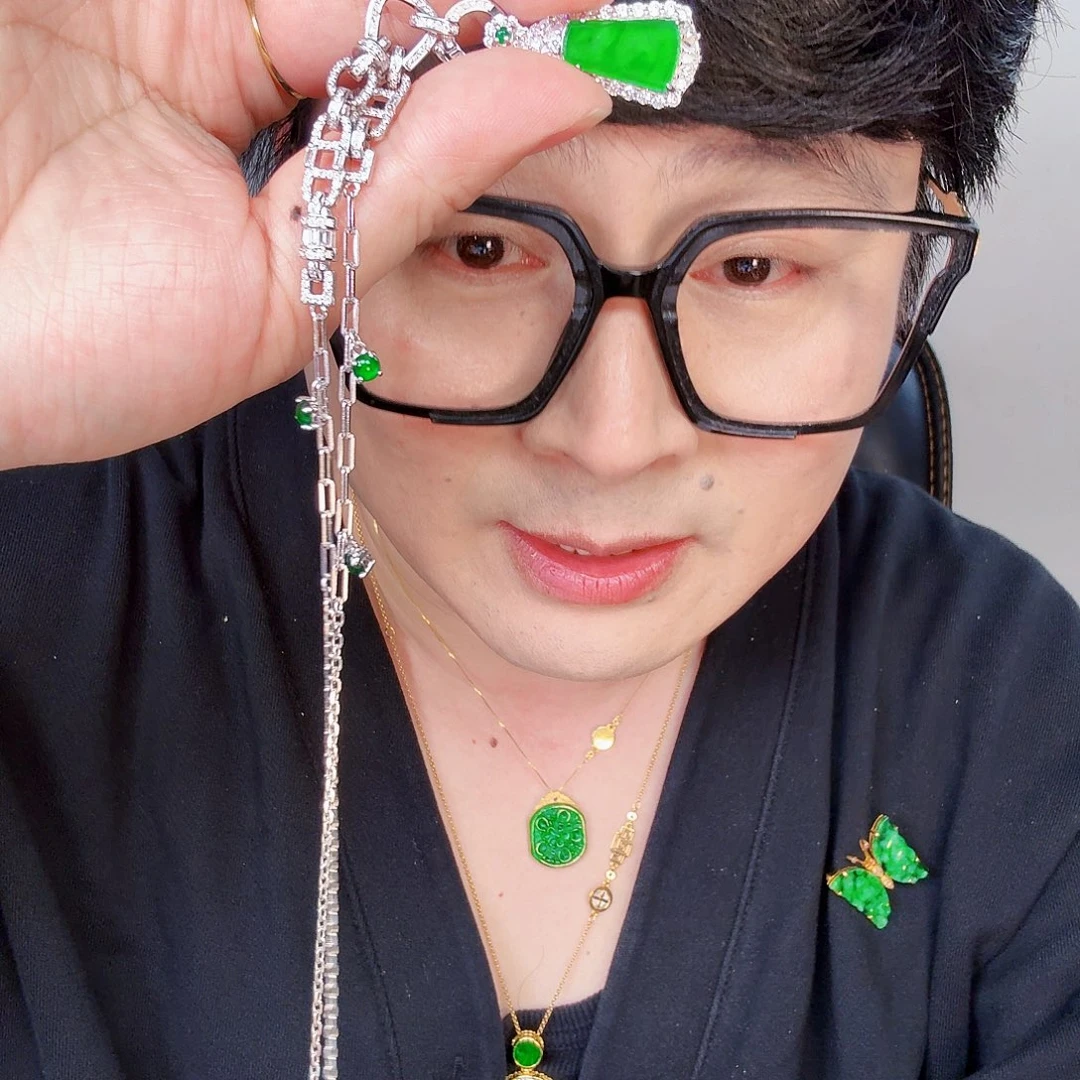 翡翠颈饰未镶嵌一套