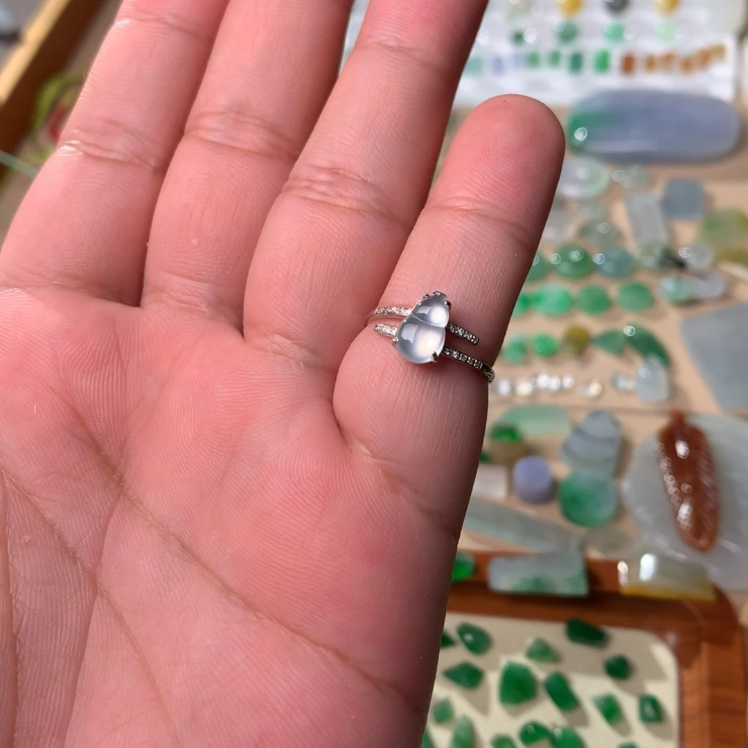 裸石翡翠18K金钻葫芦戒指