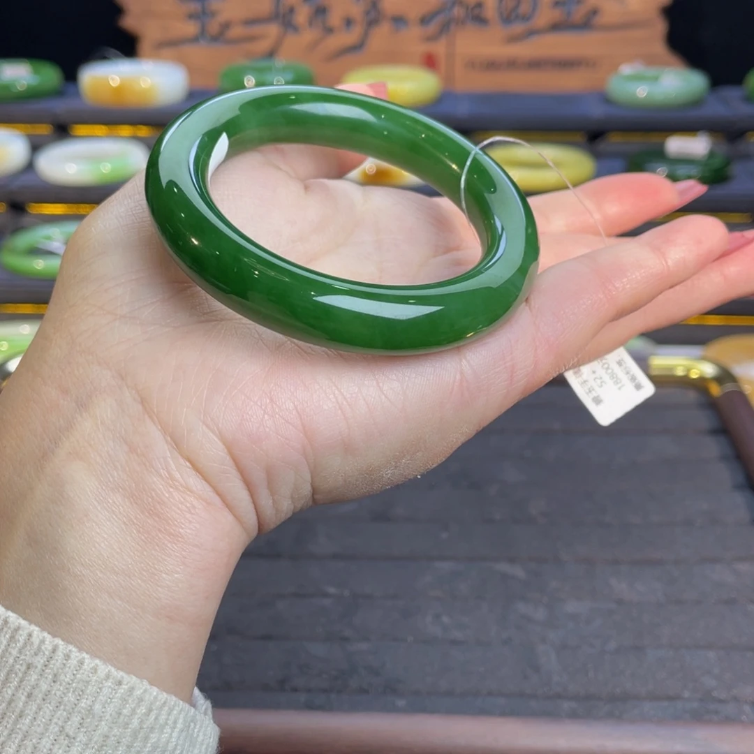 未镶嵌手镯和田玉万****兰