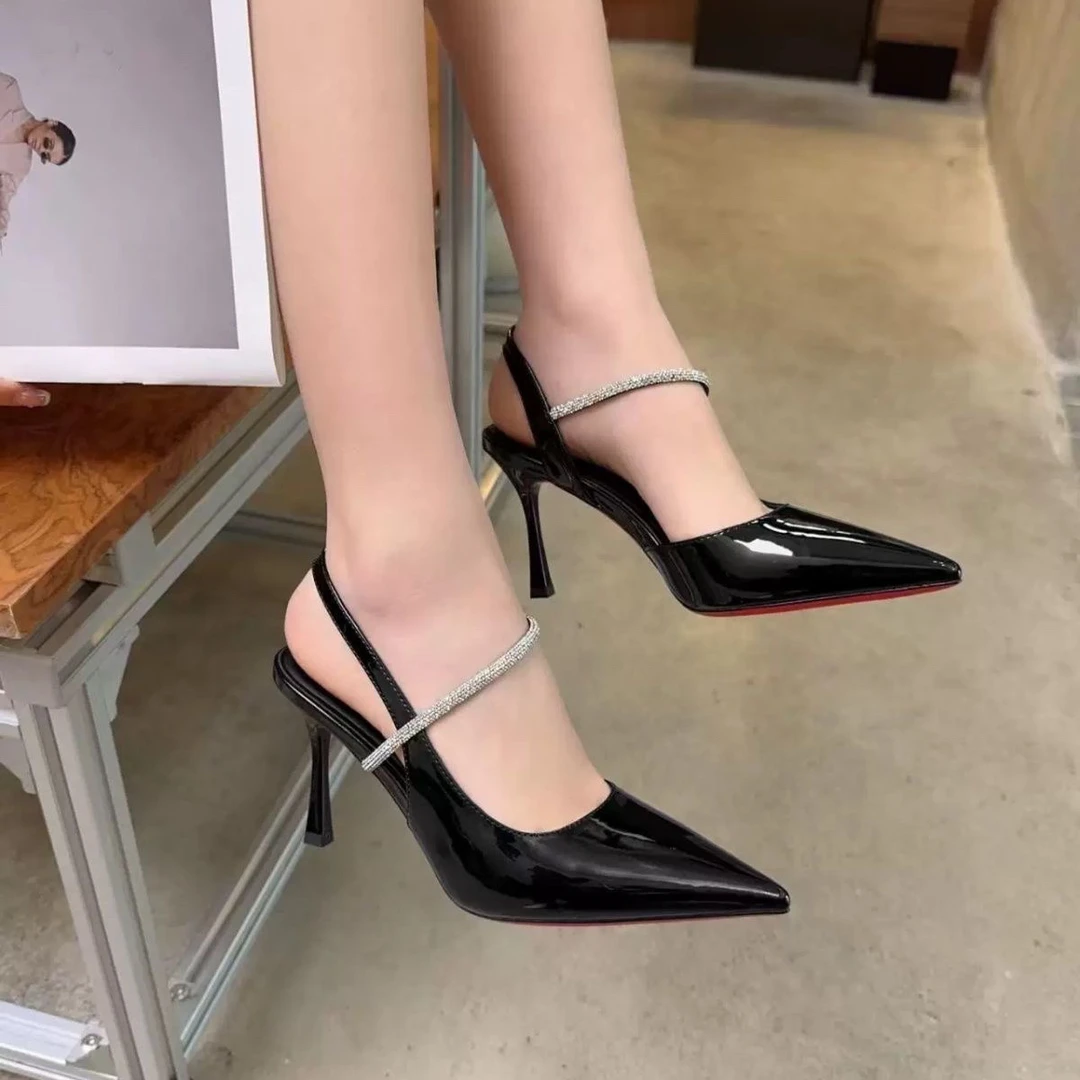 85307仙女风漆皮水钻包头凉鞋新款法式百搭细跟尖头气质高跟鞋