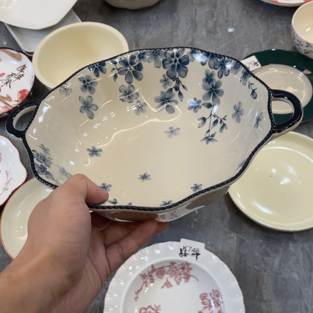 陶瓷微瑕餐具介意勿拍，满18飞！