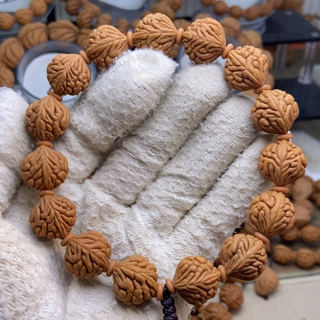 桃核把件无修豹子头