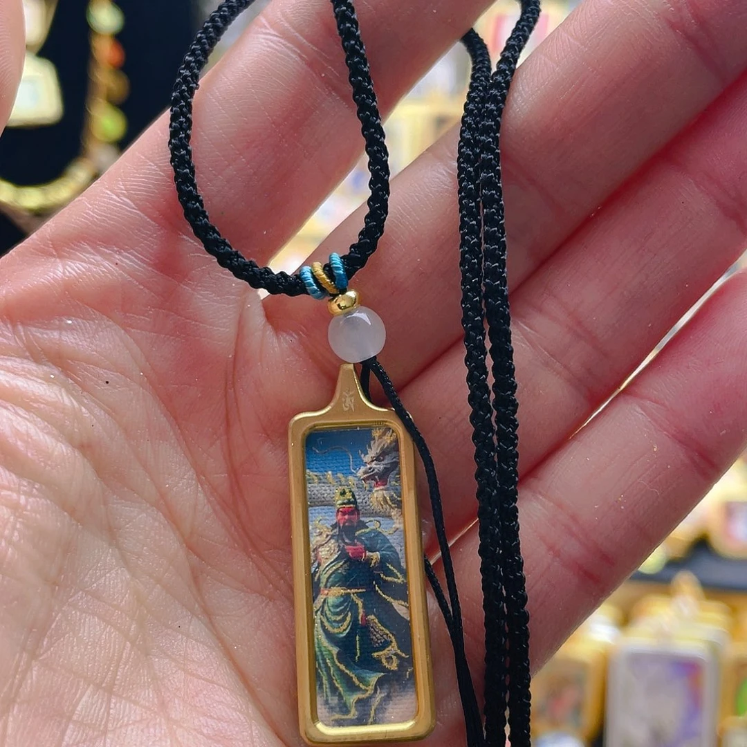 吊坠唐卡等多种形式进行了介绍