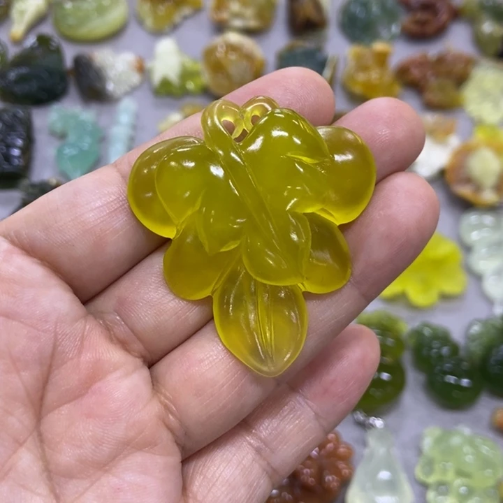 未镶嵌蛇纹石玉挂件