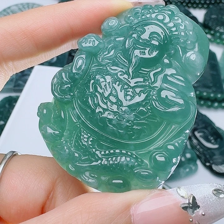 翡翠未镶嵌颈饰天然的A货翡翠多样性发其一