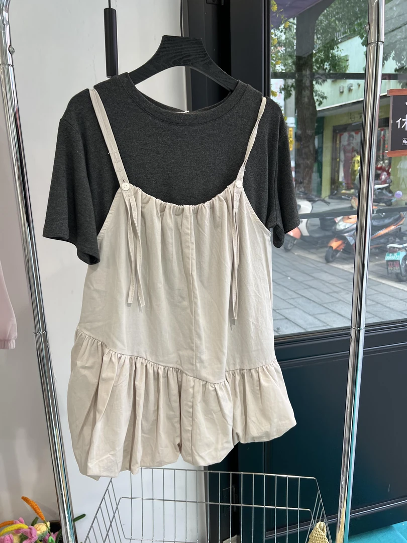 新款短袖T恤女吊带蓬蓬花苞背心甜美套装