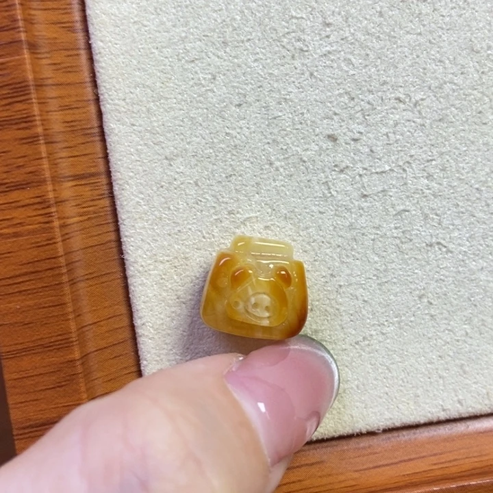 琥珀未镶嵌珠宝奇石小猪罐头