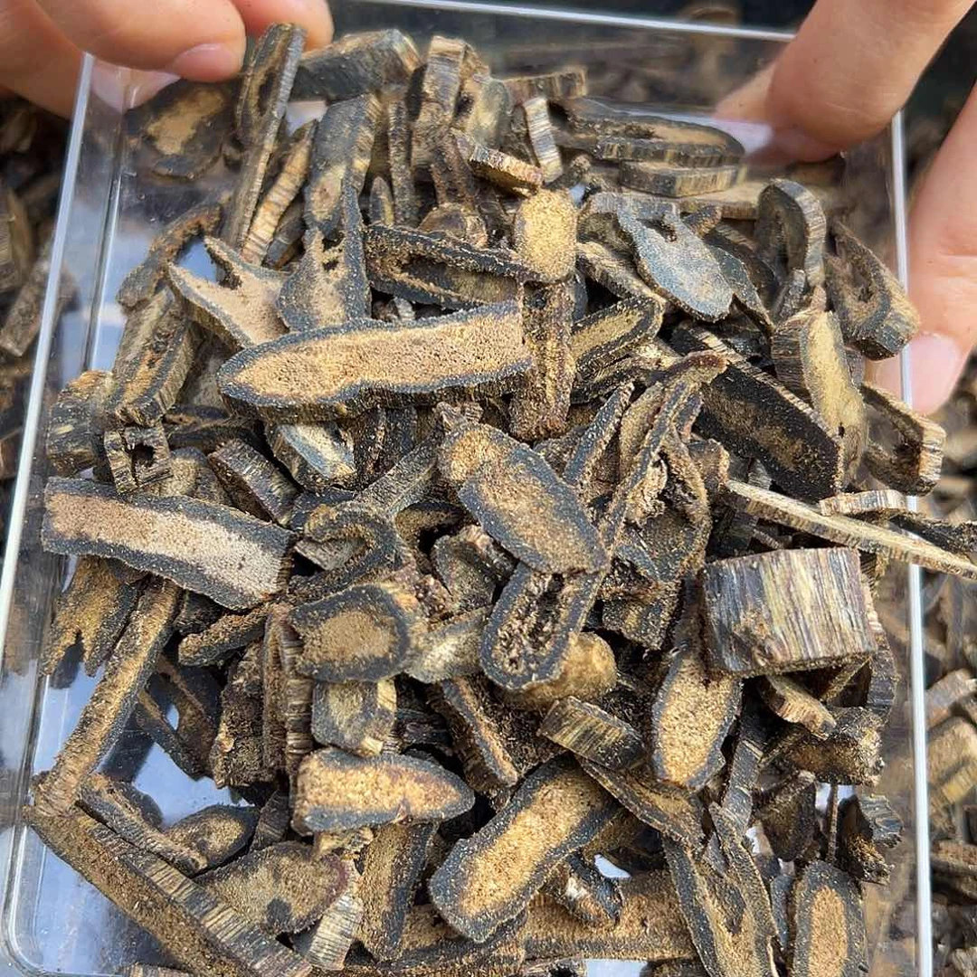 沉香摆件虫漏碎料30克多样性发一份