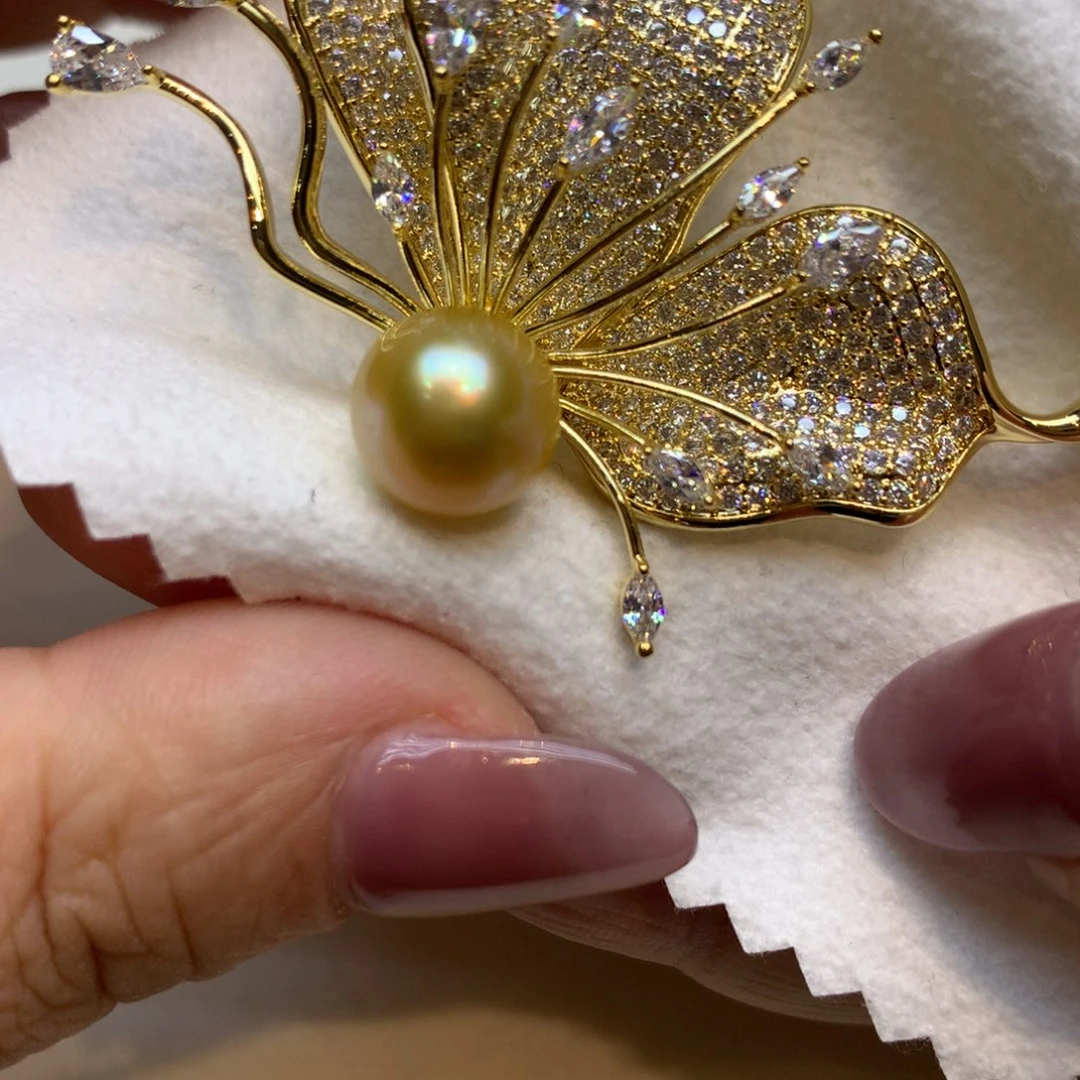 未镶嵌胸饰海水珍珠