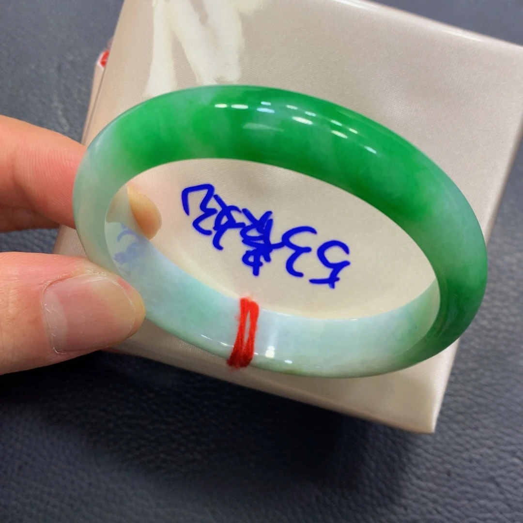 未镶嵌手镯（贵妃镯）翡翠翡翠（53贵妃）强推款