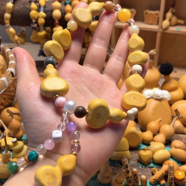 瑕疵扁手持葫芦葫芦