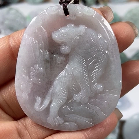 翡翠颈饰未镶嵌上山虎福利