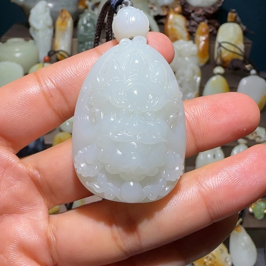 山***顶和田玉未镶嵌颈饰