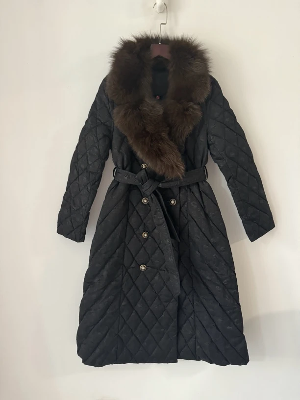 专柜·气质欧美紫罗兰色提花三防毛领收腰长款羽绒