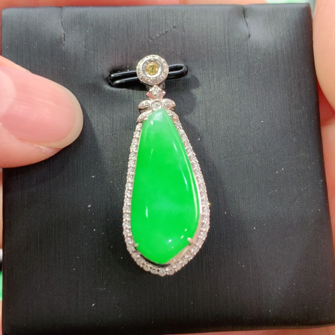 【闪购商品】翡翠颈饰18K金镶嵌天然翡翠