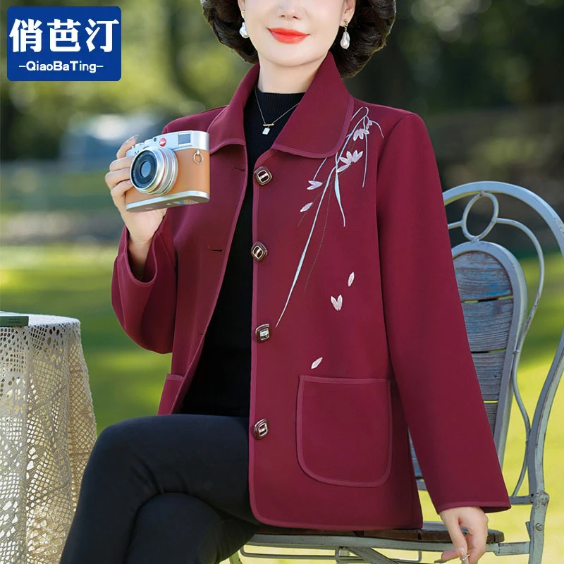 新款气质妈妈装春秋装短款毛呢外套女时尚印花中老年女装洋气上衣