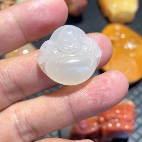 【闪购商品】未镶嵌石英质玉（黄龙玉）颈饰酸***扒