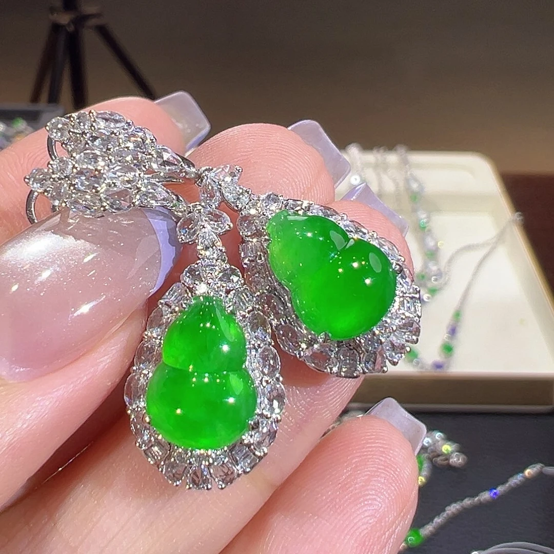 翡翠18K金镶嵌耳环翡翠