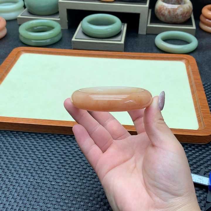 石英质玉（佘太翠）手镯合金