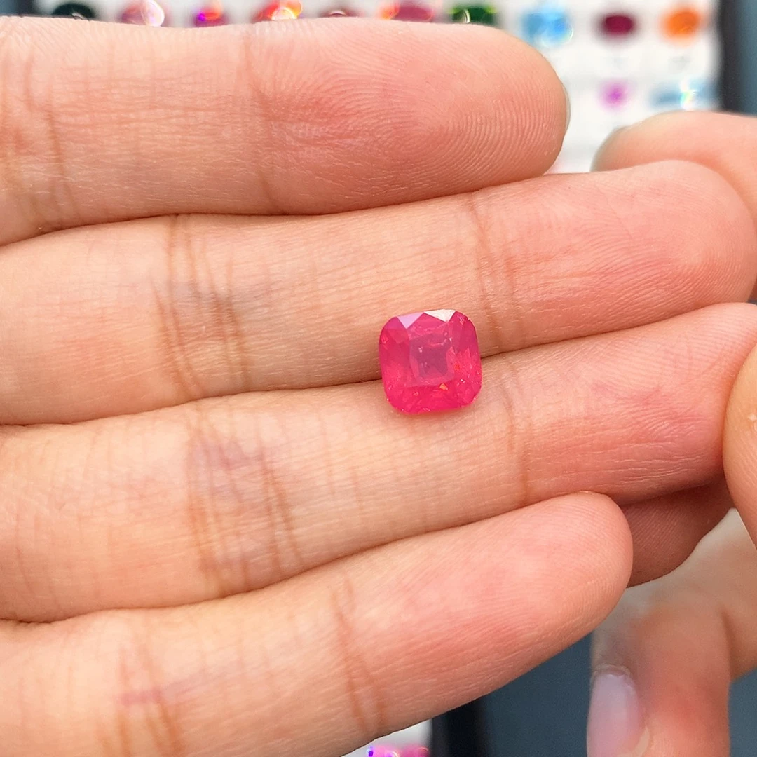 尖晶石裸石未镶嵌2.95克拉马亨盖