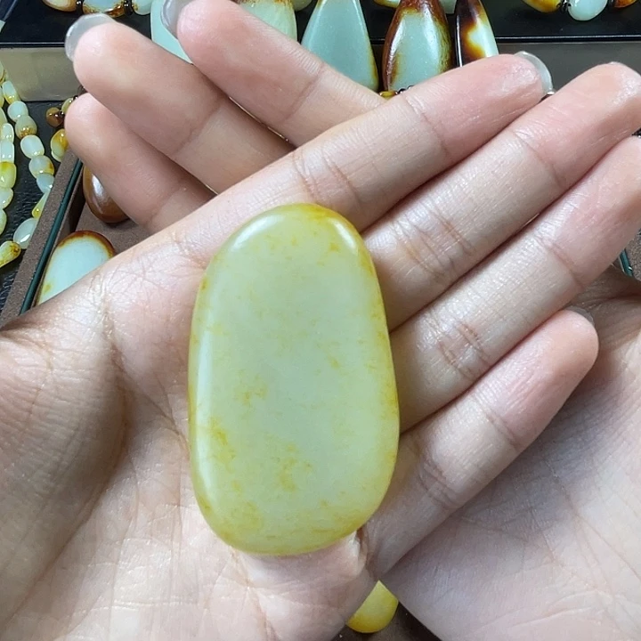 和田玉未镶嵌颈饰杨*尚