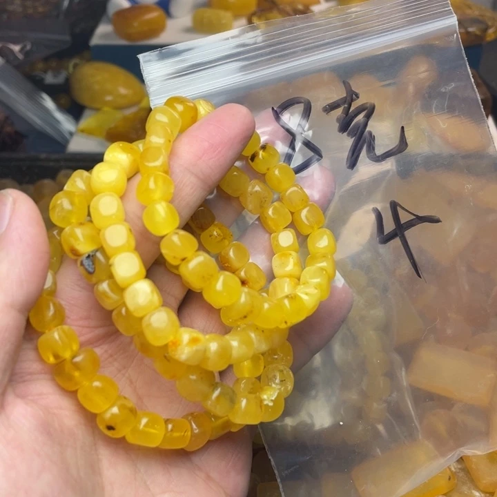 未镶嵌琥珀珠宝奇石