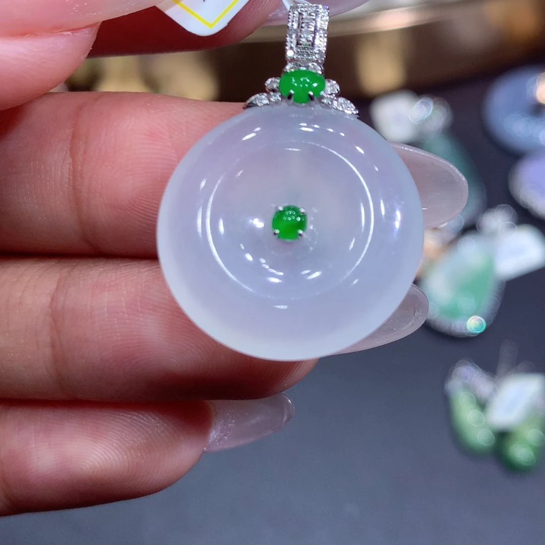 翡翠吊坠(赠链)18K金镶嵌