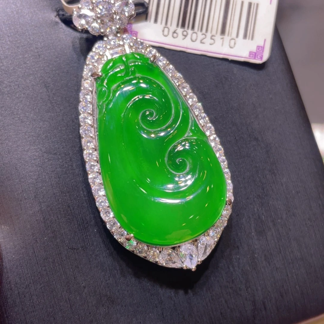 翡翠未镶嵌颈饰吊坠