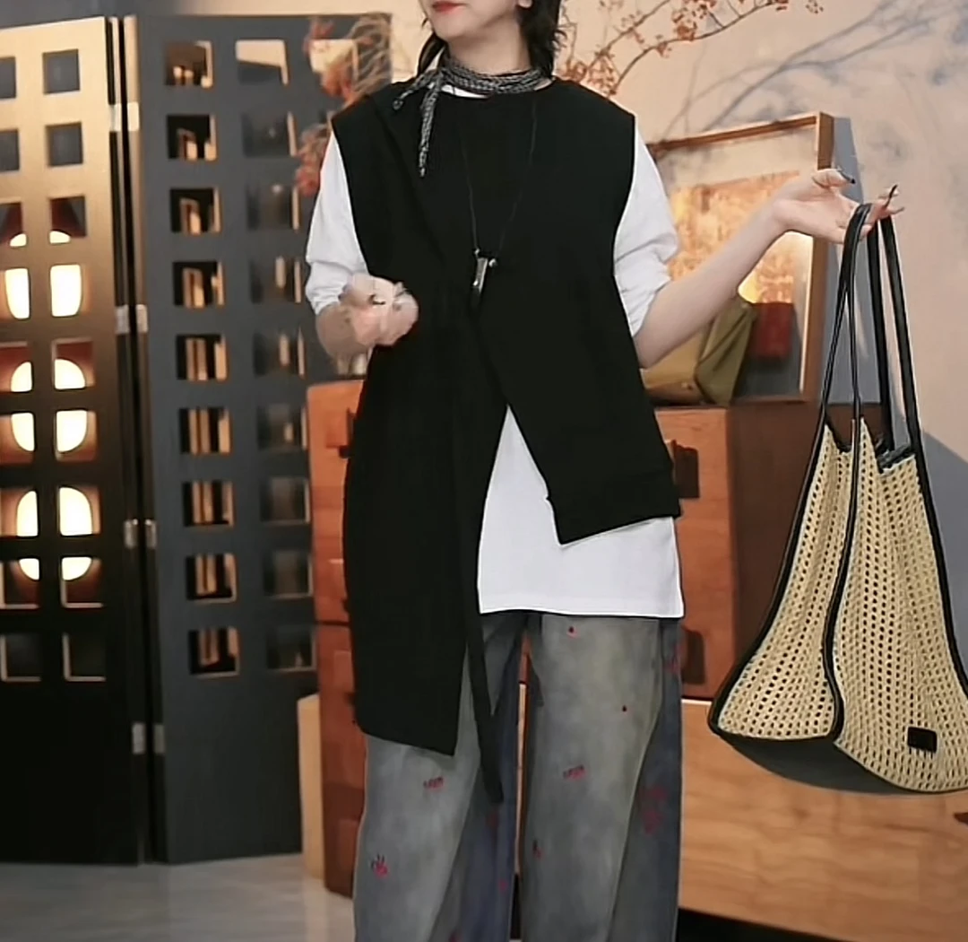 2025年春秋新款原创设计师百搭时尚不规则套头马甲-4068