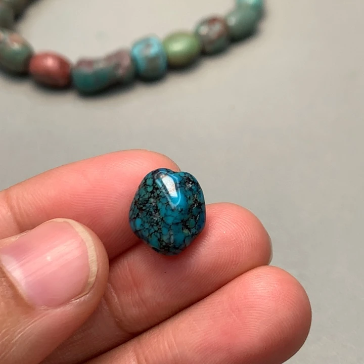 绿松石未镶嵌颈饰