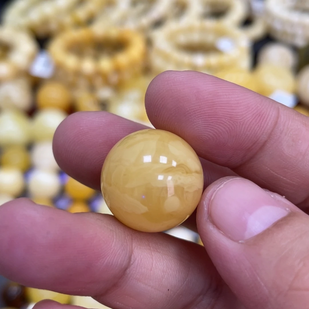 裸石蜜蜡未镶嵌18.5mm瑕疵浓蜡