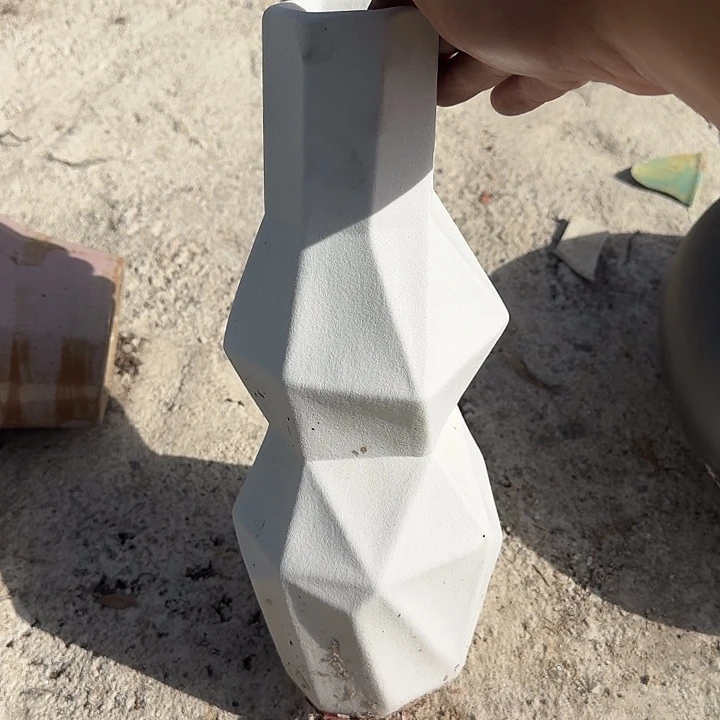 微瑕景德镇陶瓷手工花瓶