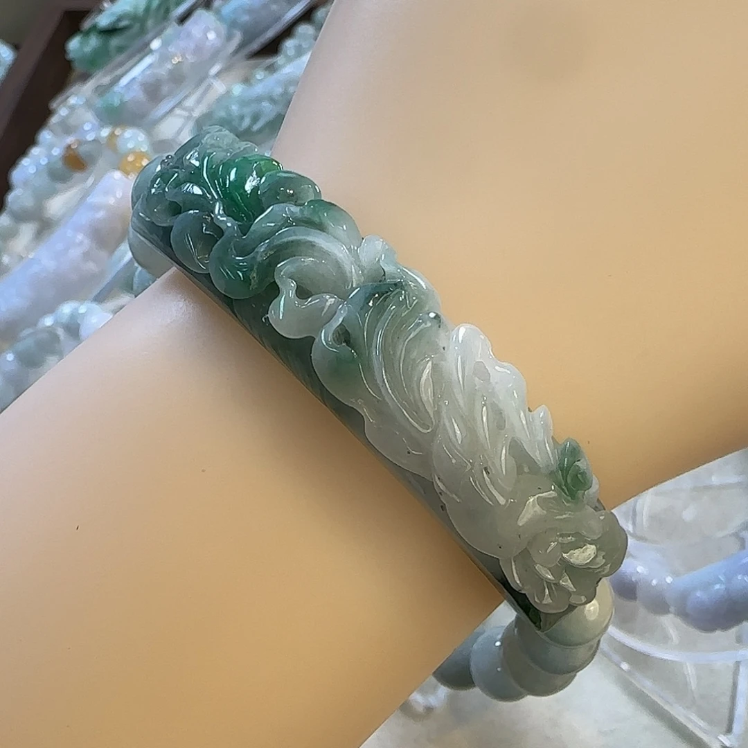 颈饰未镶嵌翡翠手牌