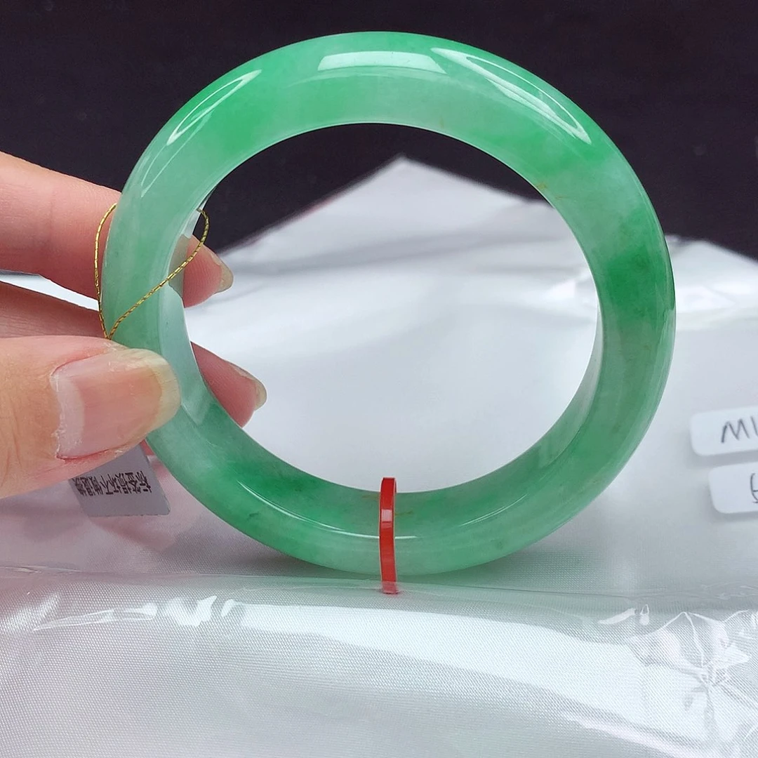 翡翠手镯未镶嵌54圈522