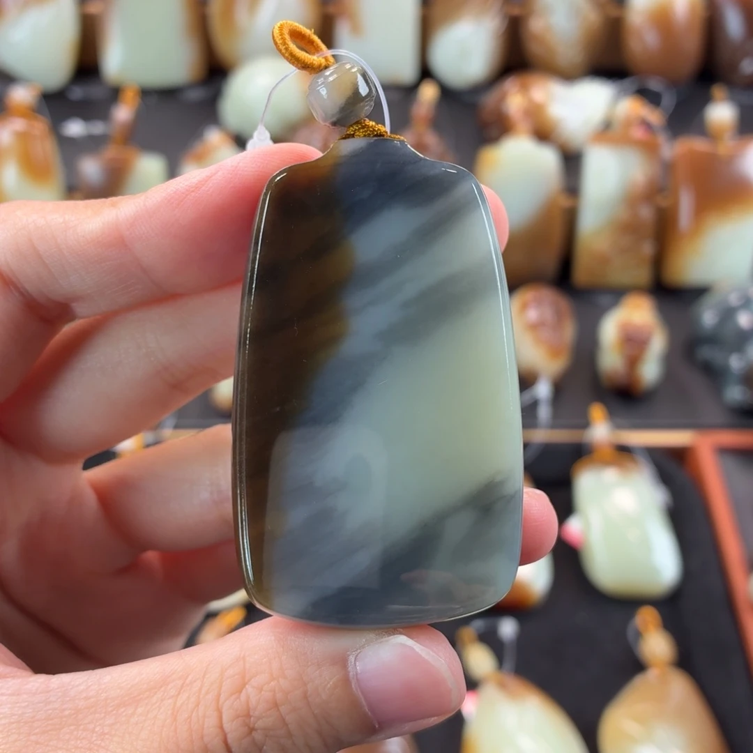 颈饰未镶嵌和田玉