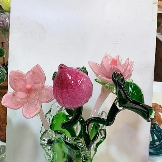 琉璃花瓶高45厘米宽9厘米