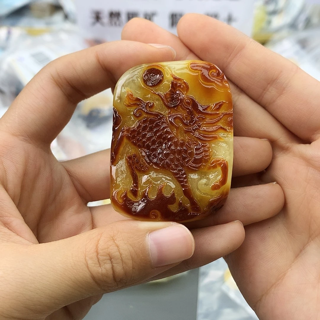 未镶嵌琥珀珠宝奇石