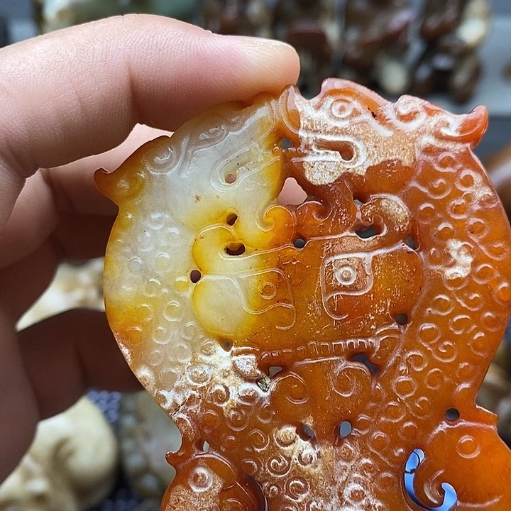 未镶嵌蛇纹石玉颈饰
