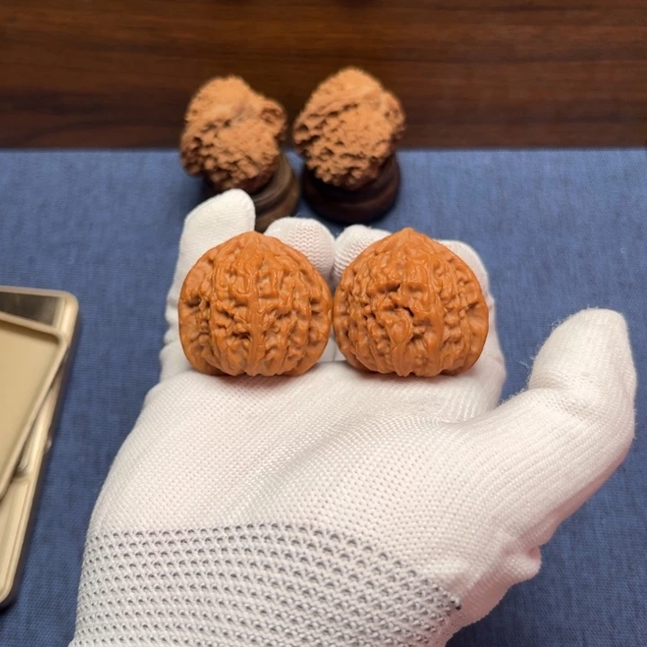 把件文玩核桃三角白