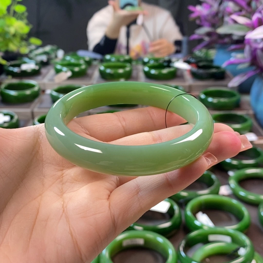 和田玉（碧玉）手镯未镶嵌